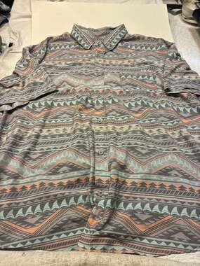 Huk Kona Performance Button Shirt Size 2XL Aztec Print